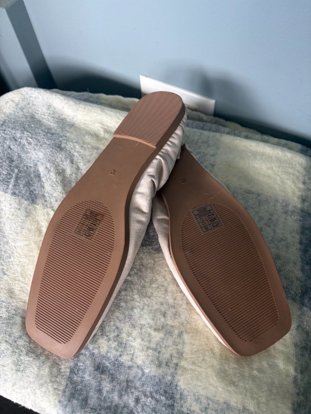 Brand New Women's Size 10 Joe Fresh NUDE Colour Ballerina Flats - Picture 2 of 3